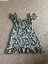 Vera and Lucy Green Daisy