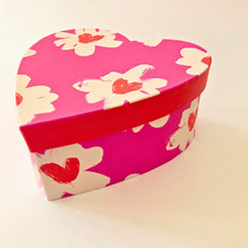 heart cardboard box / Romantic