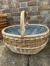 Hollander Wicker Traditional