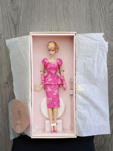 Barbie fashionably floral gold - fashionably,