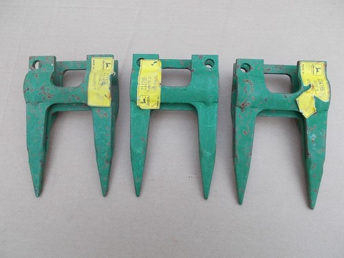 Qty john deere - 3,
