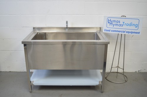 Stainless steel pot sink - stainless, dog