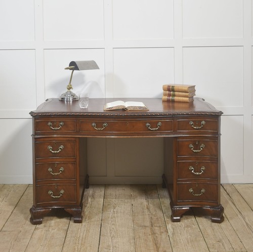 Fine mahogany twin pedestal - mahogany, twin-pedestal