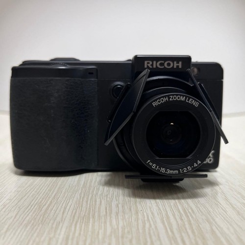 Ricoh gx200 compact camera - ricoh,