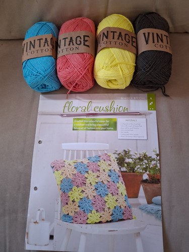 Crochet kit floral cushion - crochet, "