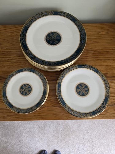 Royal doulton carlyle dinner - royal,