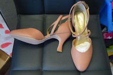 Suntan Capezio x-strap BR09