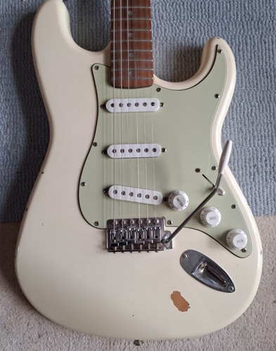 Squire affinity stratocaster - squire,