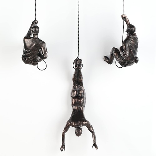 Large set climbing men - set,