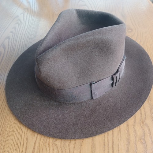Indiana jones official - jones,