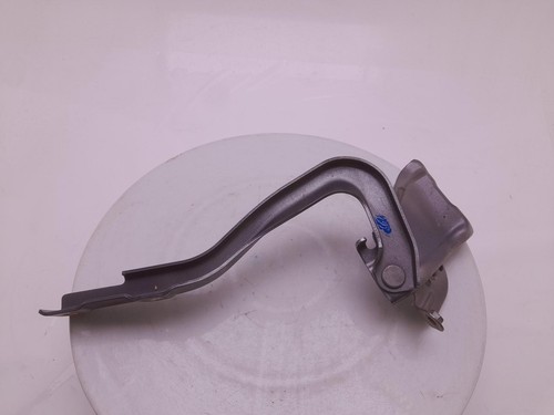 Suzuki swift bonnet hinge - bonnet,