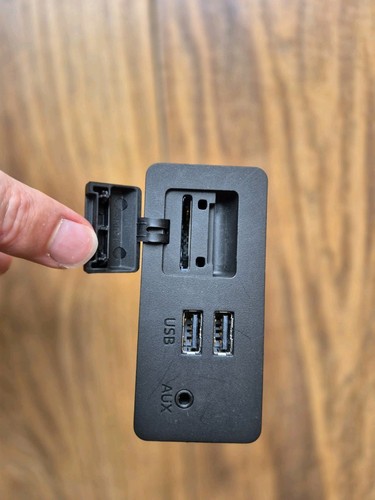 Genuine mazda usb hub - hub,