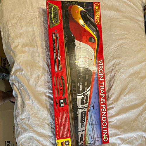 Hornby virgin trains pendolino - virgin,