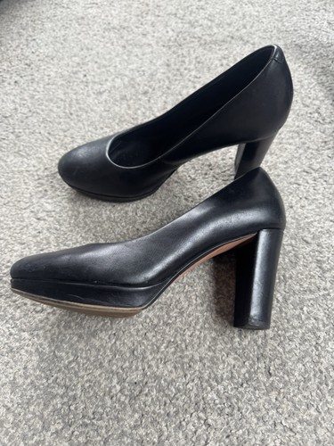 Worn cabin crew shoes - crew, women's