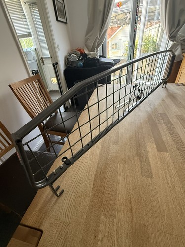 Dog guard for land - for,