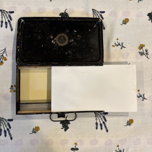 Antique metal reeves and sons - reeves,