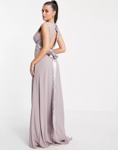 Bridesmaid plunge front bow - front,