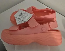 Crocs Skyline Platform Sandals Size 5 Guava bnwtgs.