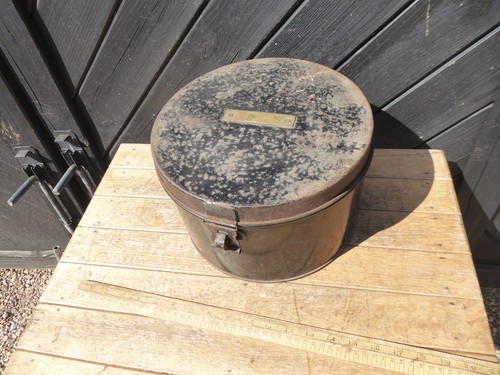 Ww2 era round metal - round, officers