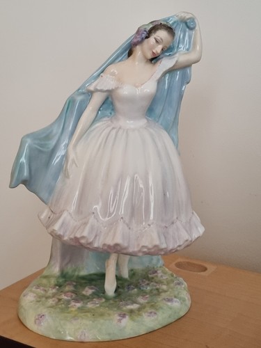 Royal doulton figurine bone - doulton,