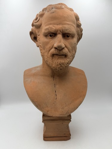 Terracotta bust earth - in,