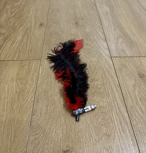 Black red feather showgirl - red,