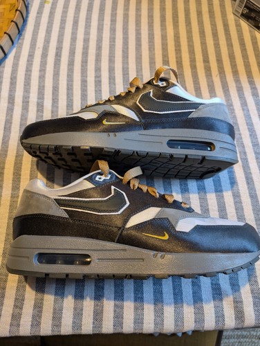 Nike air max - 1, swoosh