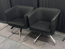 1x Black Swivel Tub Chairs