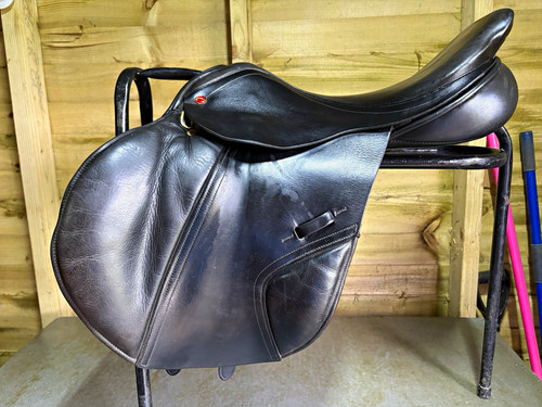 Albion jump saddle - k2, 17