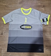 Tottenham Hotspur  Football T Shirt UK size XL .New With Tags (Nike AirMax).