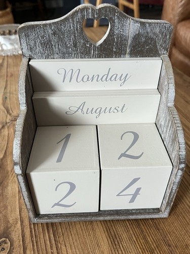 Rustic wooden block - , perpetual