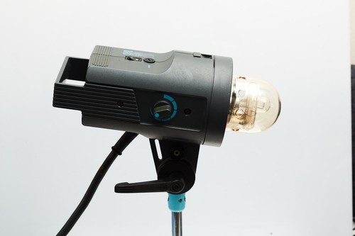 Broncolor pulso zoom flash - pulso, g