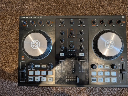 Traktor kontrol mk2 dj - s2,
