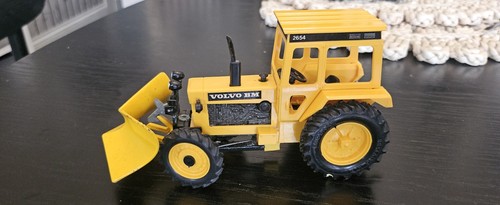 Britains farm toys volvo - toys,