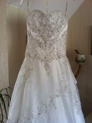 Wedding dress brand new - wedding,