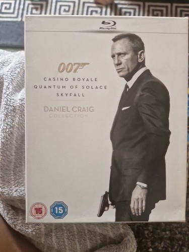 James bond 007 the - james,