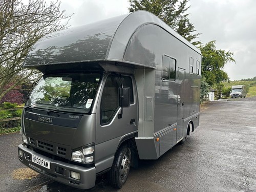 Isuzu npr horse box - npr,