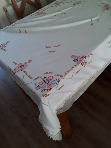 Vintage white hand embroidered - hand,