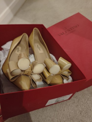 Authentic valentino garavani - valentino,
