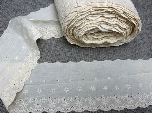 Yards 100 cotton cream - 100%,