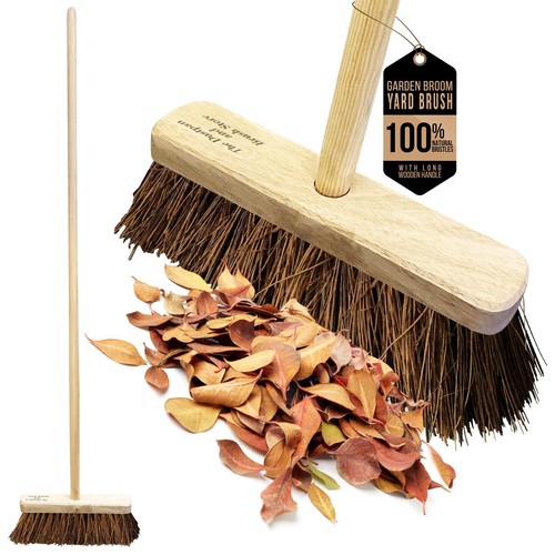 Outdoor broom with - with, handle