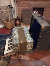 Bonelli Vintage Accordion 12