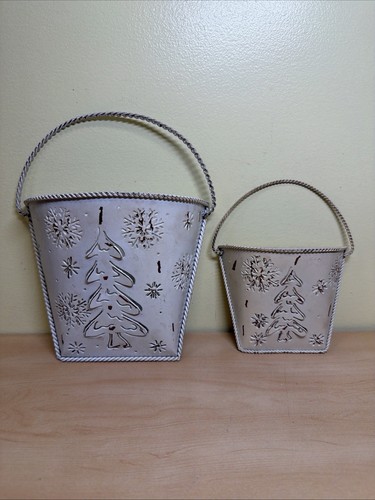 Pair metal hanging wall - of,