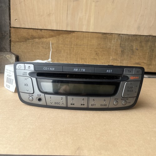 Toyota aygo original radio - toyota,
