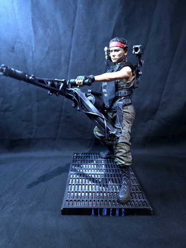 Aliens vasquez statue - aliens,