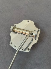 Vintage guitar tremolo