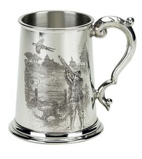 Pewter 1 pint tankard with a