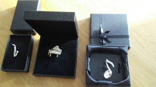 Brooches music themed - music,