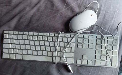 Used apple wired keyboard - wired,