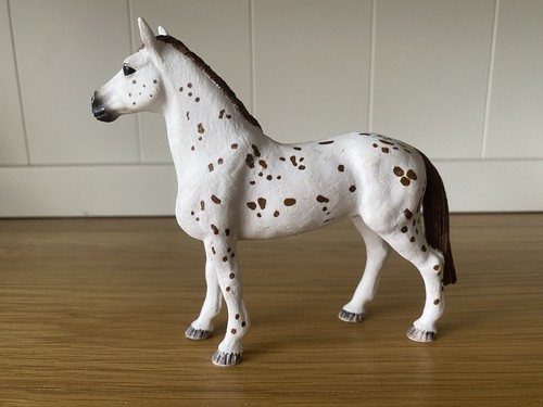 Schleich stables theme horse - schleich,